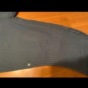 Lululemon in the flow crop